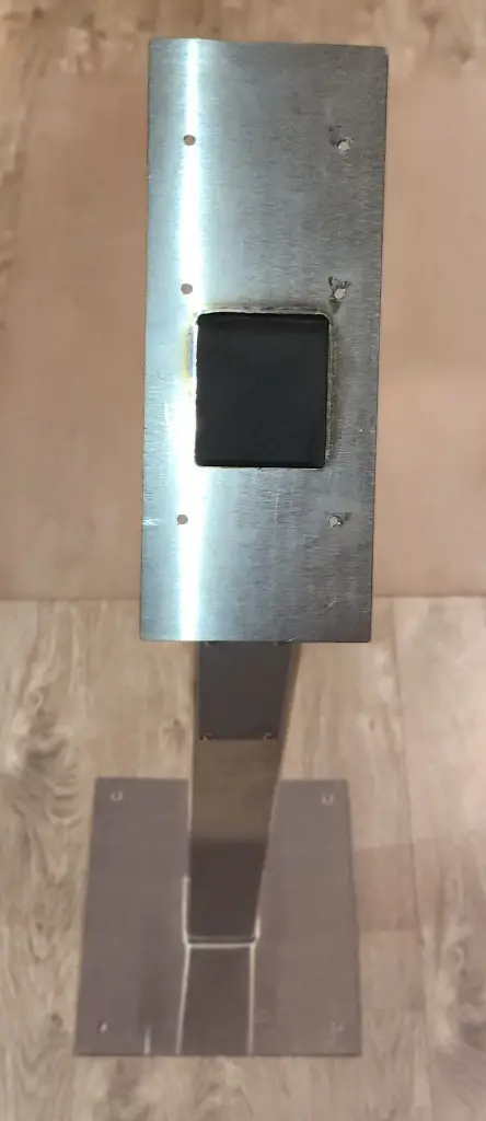 Pedestal for R29