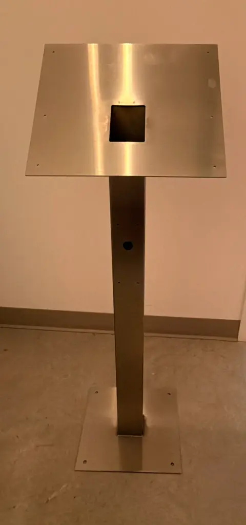 Piédestal pour X916